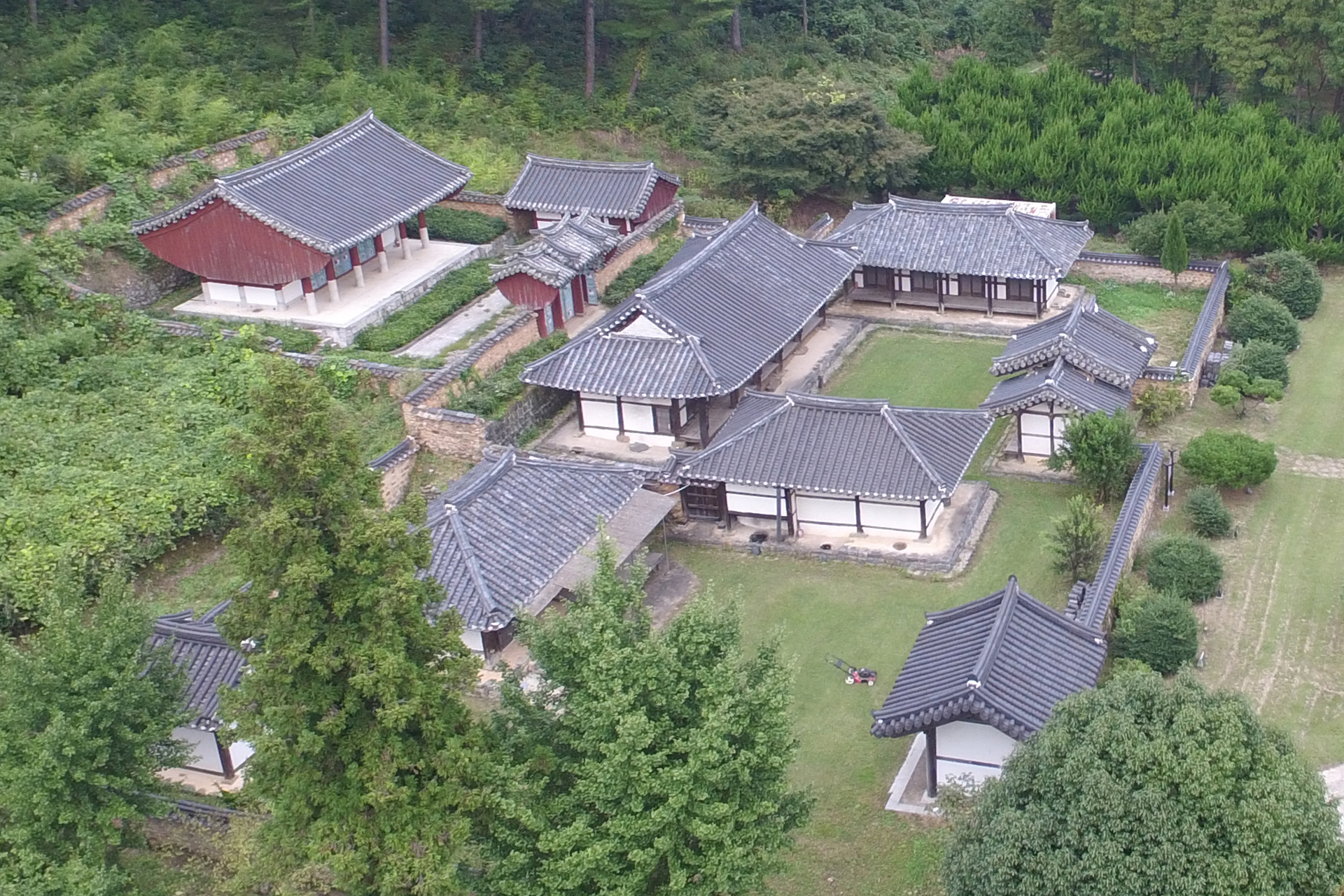 위계서원