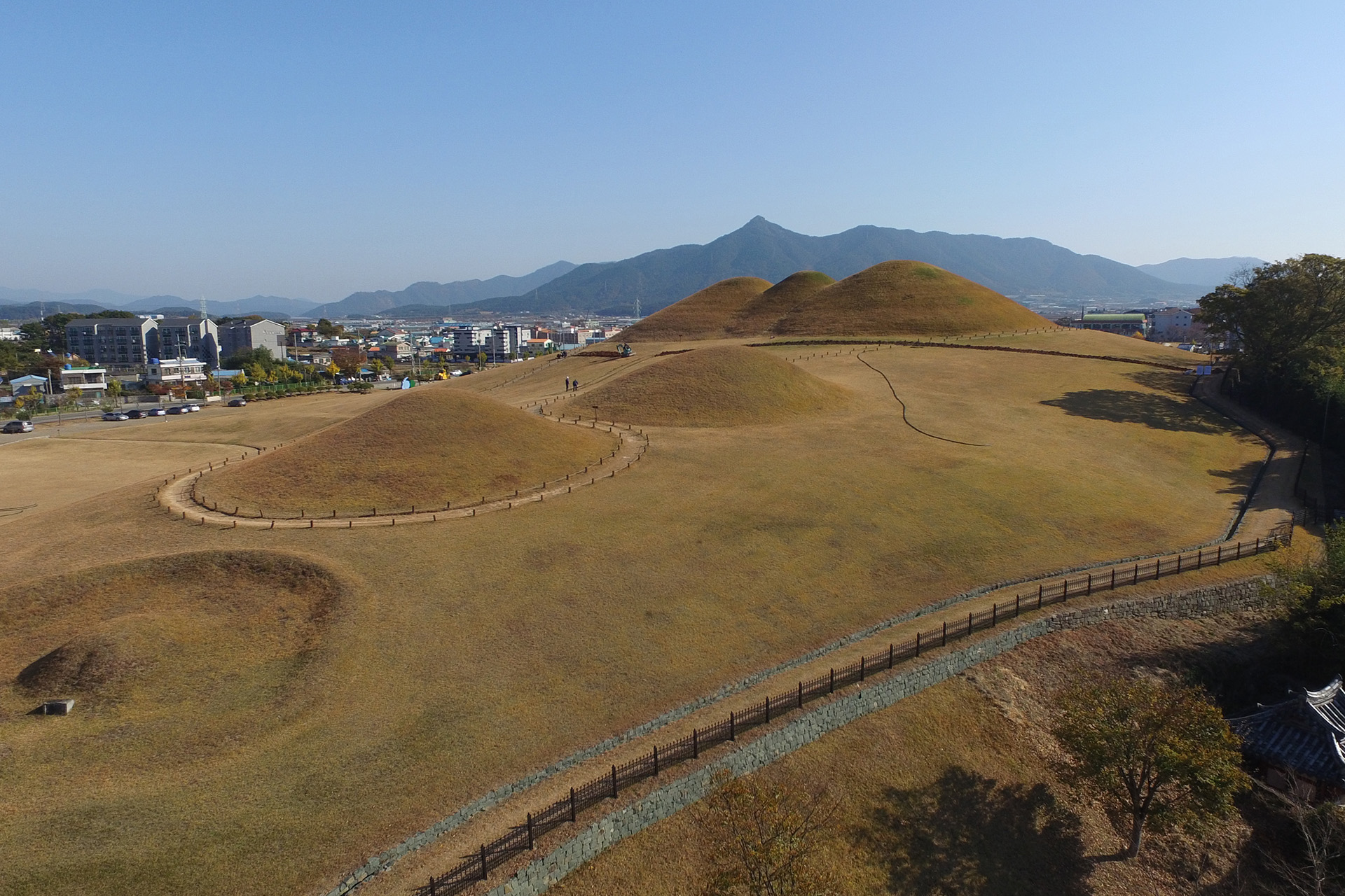 송학동 고분군