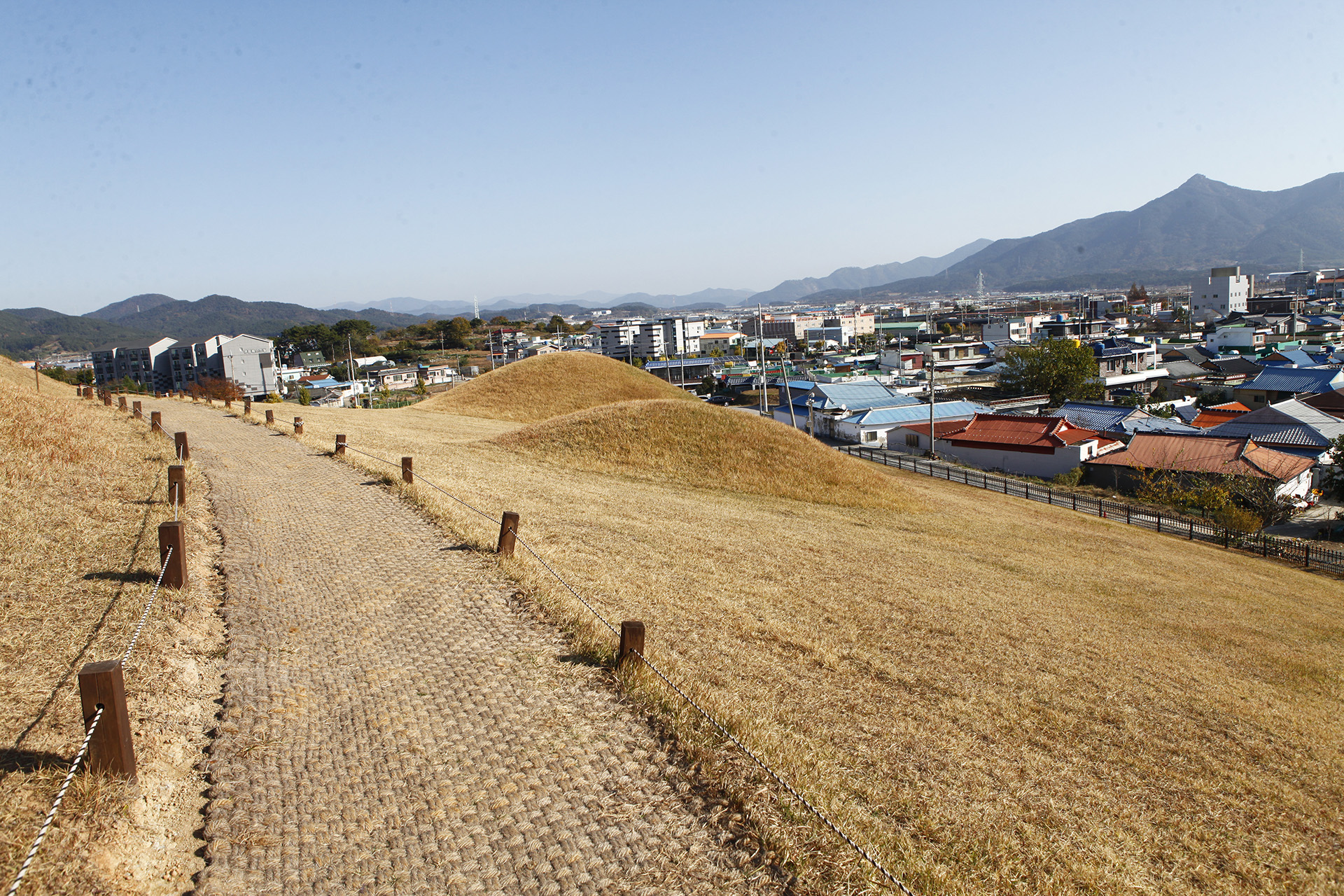 송학동 고분군