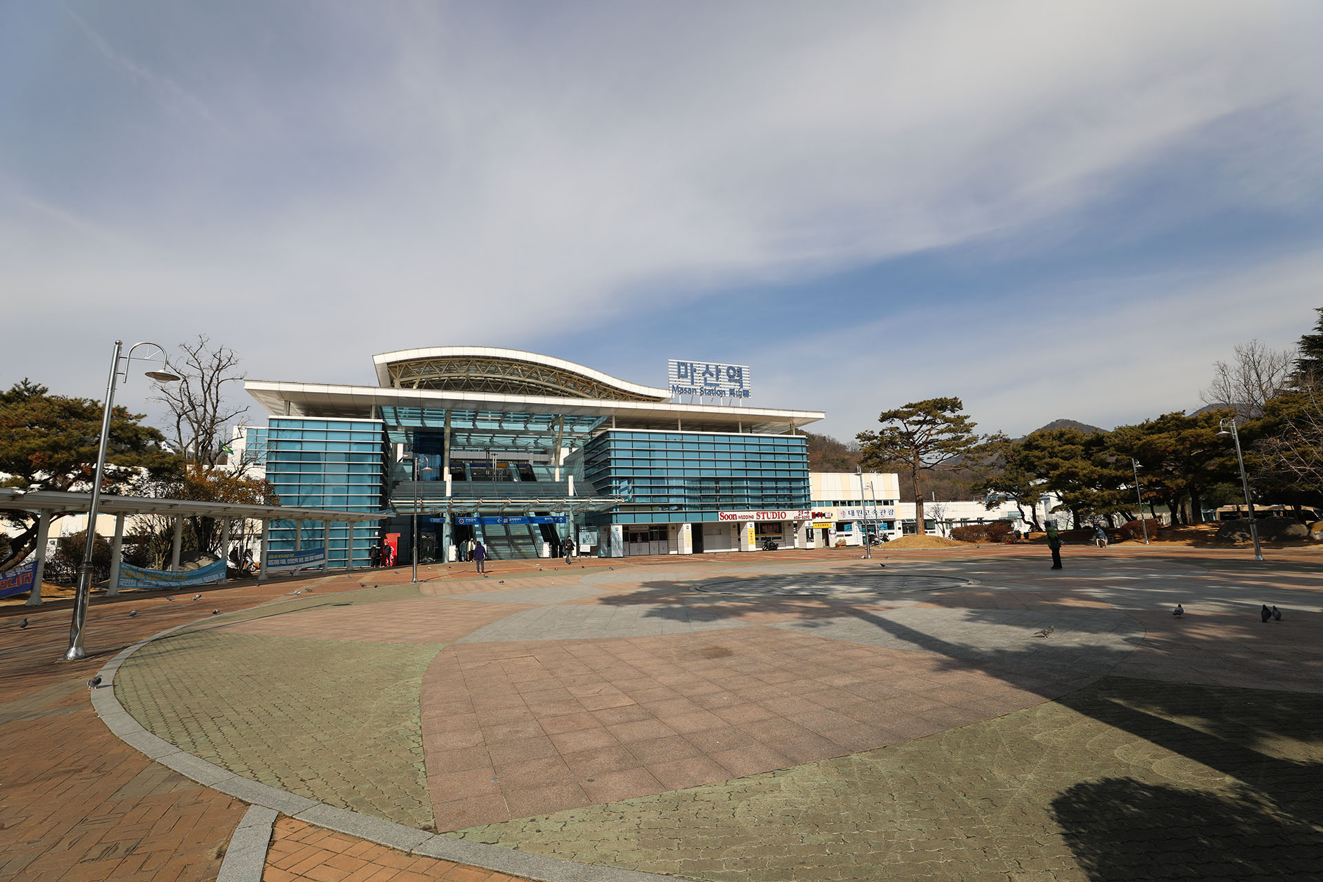 마산역 광장 주변