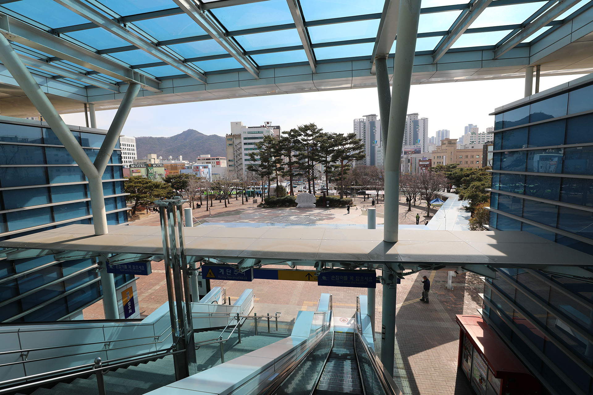 마산역 광장 주변